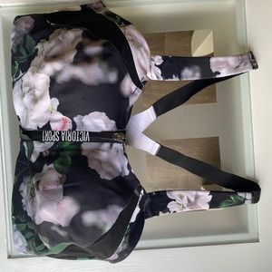 Victoria’s Secret 36DD Sports Bra